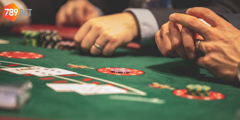 Khám phá Red Dog Poker cùng nhà cái